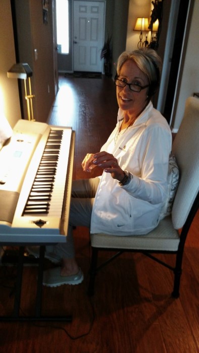 Lynne takes up piano at 62